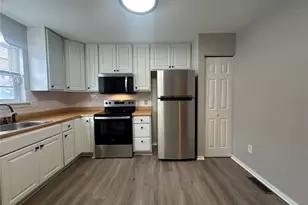 420 Chapel Ridge Dr, Hazelwood, MO 63042 - Photo 9