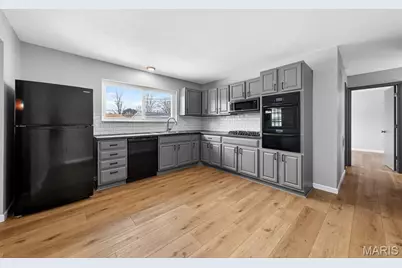 1960 David Drive, Florissant, MO 63031 - Photo 5