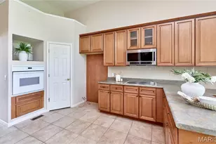 38 Silent Brook Ct, Lake Saint Louis, MO 63367 - Photo 11