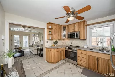 872 Queen Anne Place, Glendale, MO 63122 - Photo 11