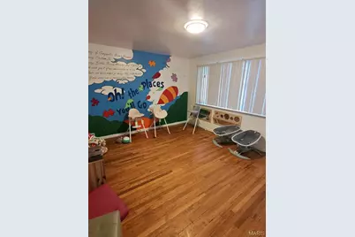 10047 Castle Drive, Saint Louis, MO 63136 - Photo 9