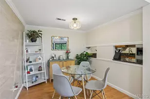 1045 Mersey Bend Dr, Saint Louis, MO 63129 - Photo 9