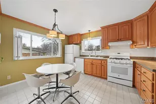 10688 Gravois Rd, Saint Louis, MO 63123 - Photo 7