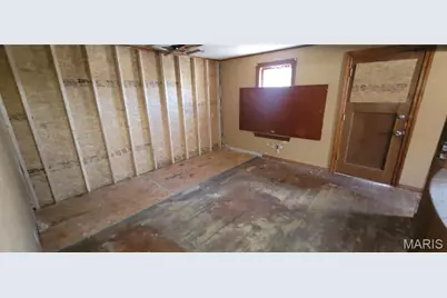 8834 Tyrell Drive, Saint Louis, MO 63136 - Photo 7