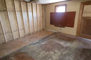 8834 Tyrell Dr, Saint Louis, MO 63136 - Photo 7