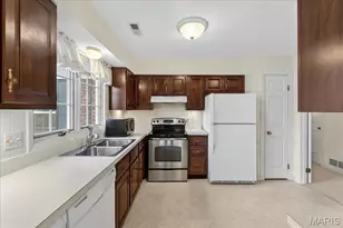 524 N Kirkwood Rd, Kirkwood, MO 63122 - Photo 9