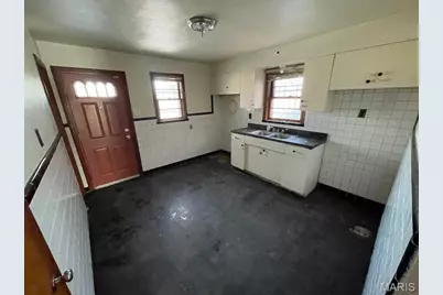 5275 Alcott Avenue, Saint Louis, MO 63120 - Photo 5