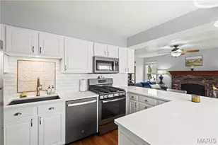 279 Aspen Village Dr, Ballwin, MO 63021 - Photo 11