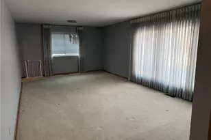 2670 Delaware Dr, Florissant, MO 63033 - Photo 3