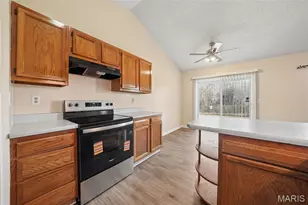 1203 Advance Dr, Florissant, MO 63031 - Photo 17