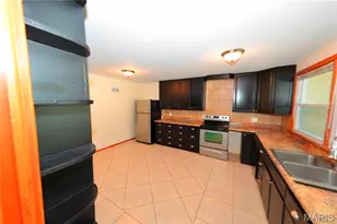 1005 Hawthorn Ave, Saint Charles, MO 63301 - Photo 11