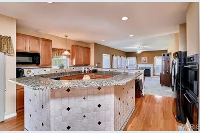 4049 Portland Ridge Drive, Florissant, MO 63034 - Photo 11