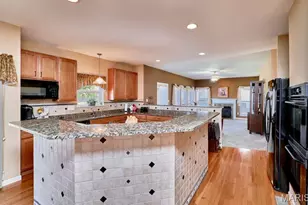 4049 Portland Ridge Dr, Florissant, MO 63034 - Photo 11