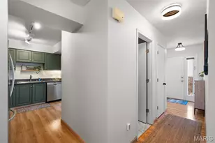 2042 Kentmore Ln, Chesterfield, MO 63017 - Photo 7