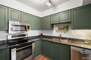 2042 Kentmore Ln, Chesterfield, MO 63017 - Photo 15