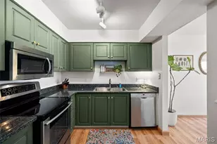 2042 Kentmore Ln, Chesterfield, MO 63017 - Photo 13