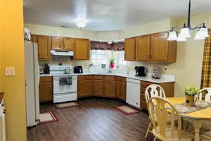 305 S Vandervoot St, Desloge, MO 63601 - Photo 5