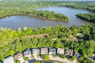 1010 Winter Lake Dr, Fenton, MO 63026 - Photo 45