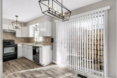 10510 Briston Court, Saint Louis, MO 63114 - Photo 9