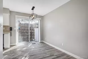 10510 Briston Ct, Saint Louis, MO 63114 - Photo 7