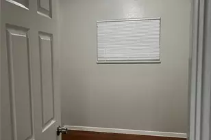 10605 Spring Garden Dr, Saint Louis, MO 63137 - Photo 9