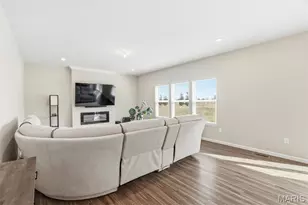 368 Cottage Grove Dr, Wentzville, MO 63385 - Photo 9