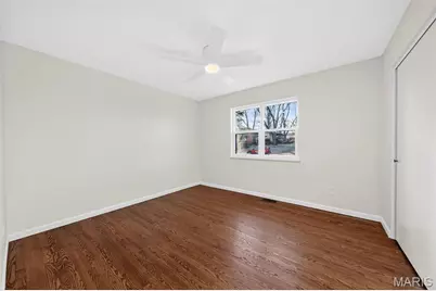 12320 Missile Lane, Florissant, MO 63033 - Photo 11