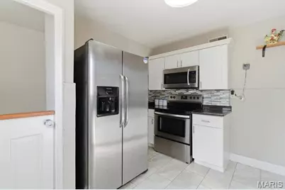 8628 Charlton Lane, Saint Louis, MO 63123 - Photo 23