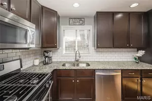 2716 Arrow Heights Dr, Maryland Heights, MO 63043 - Photo 11