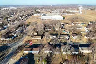 202 Meadowbrook Dr, Farmington, MO 63640 - Photo 5