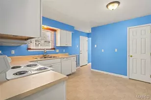 10569 Sonata Dr, Saint Louis, MO 63123 - Photo 9