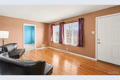 10569 Sonata Drive, Saint Louis, MO 63123 - Photo 7