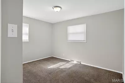 10828 Glen Garry Road, Saint Louis, MO 63137 - Photo 7