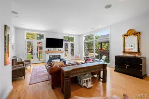 7526 Washington Ave, University City, MO 63130 - Photo 3