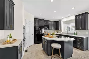 9 Picardy Hill Dr, Chesterfield, MO 63017 - Photo 19