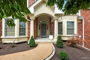 9 Picardy Hill Dr, Chesterfield, MO 63017 - Photo 3