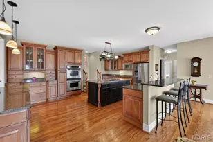 1449 Fairbrook Dr, Des Peres, MO 63131 - Photo 7