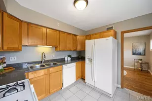 8965 Argyle Ave, Overland, MO 63114 - Photo 7