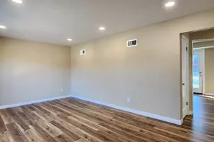 8419 Falmouth Dr, Saint Louis, MO 63121 - Photo 3