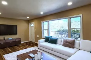 8419 Falmouth Dr, Saint Louis, MO 63121 - Photo 3