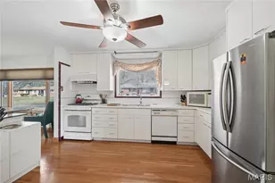 838 Middleboro Dr, Saint Louis, MO 63125 - Photo 9