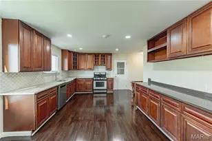 2686 Creve Coeur Mill Rd, Maryland Heights, MO 63043 - Photo 5