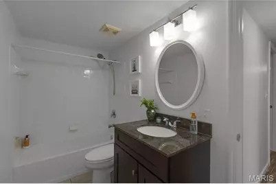 1943 Greenpoint Drive #302, Kirkwood, MO 63122 - Photo 11