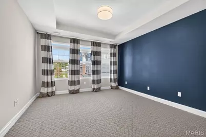 1087 E Linden Avenue, Saint Louis, MO 63117 - Photo 15