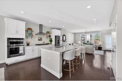 1087 E Linden Avenue, Saint Louis, MO 63117 - Photo 7