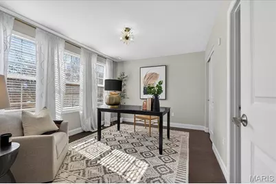 1087 E Linden Avenue, Saint Louis, MO 63117 - Photo 17