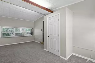 9614 Winkler Dr, Saint Louis, MO 63136 - Photo 9