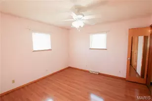 576 Landon Rd, Bourbon, MO 65441 - Photo 9