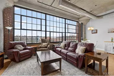 4100 Forest Park Avenue #307, Saint Louis, MO 63108 - Photo 1