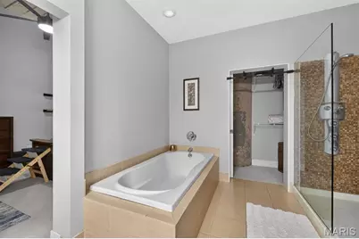 4100 Forest Park Avenue #307, Saint Louis, MO 63108 - Photo 29